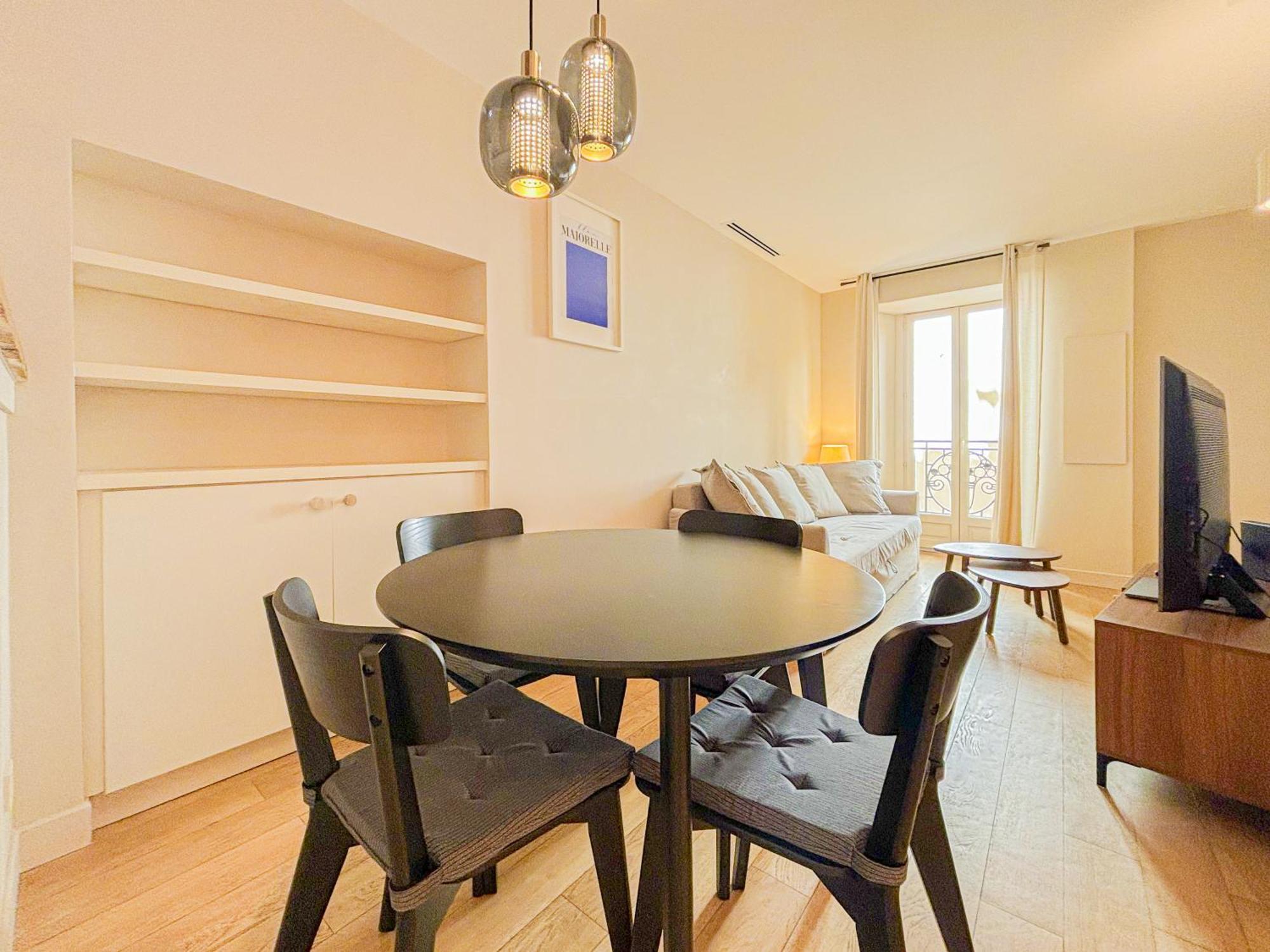 Apartment Place Rossetti - Wifi, Ac, 2pers